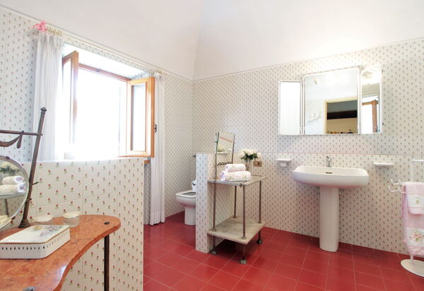 La Casa Dei Nonni, House With Private Pool, Torino: Autunno, Bagno, Estate, Primavera