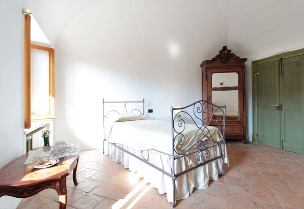 La Casa Dei Nonni, House With Private Pool, Torino: Autunno, Camera da letto, Estate, Primavera