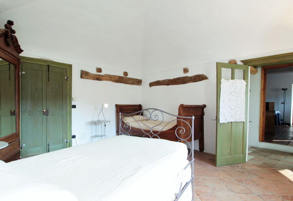 La Casa Dei Nonni, House With Private Pool, Torino: Autunno, Camera da letto, Estate, Primavera