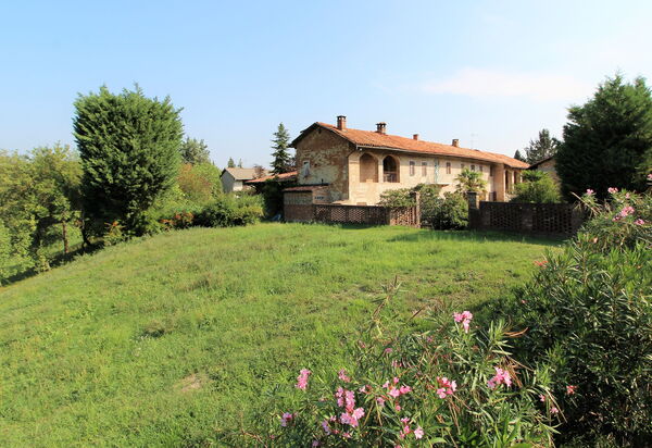La Casa Dei Nonni, House With Private Pool, Torino: Autunno, Estate, Giardino, Primavera