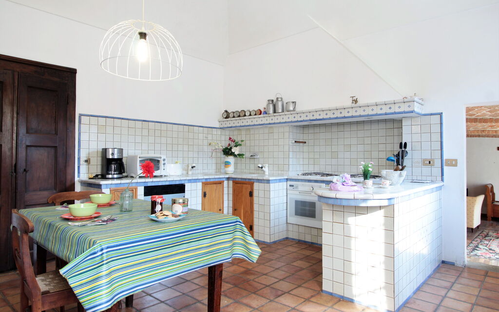 La Casa Dei Nonni, House With Private Pool, Torino: Autunno, Cucina, Estate, Primavera