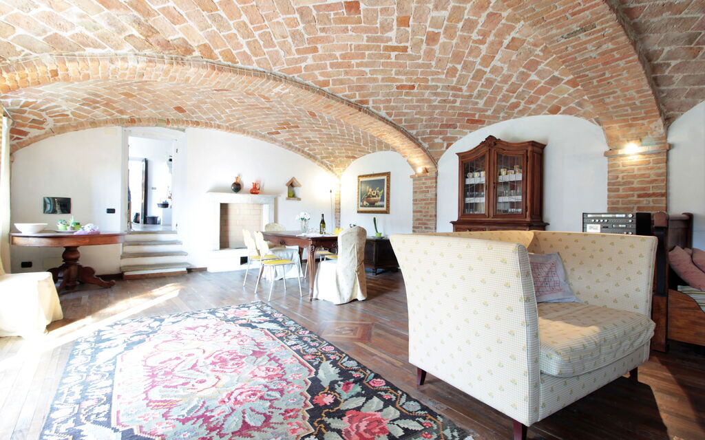 La Casa Dei Nonni, House With Private Pool, Torino: Autunno, Estate, Primavera, Soggiorno