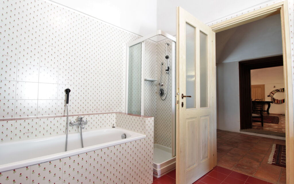 La Casa Dei Nonni, House With Private Pool, Torino: Autunno, Bagno, Estate, Primavera