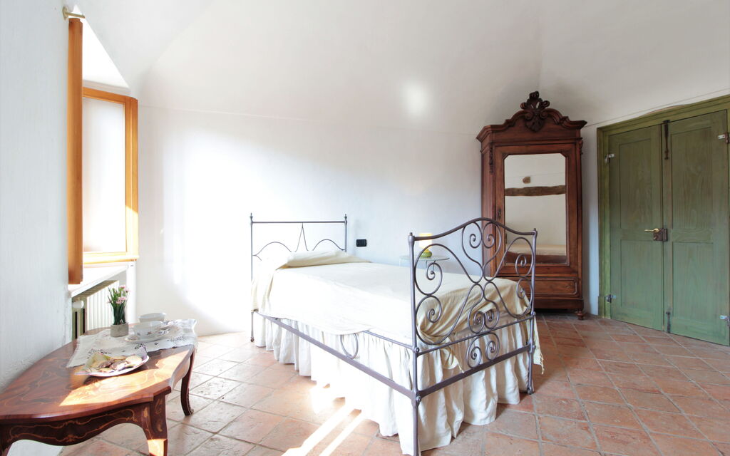 La Casa Dei Nonni, House With Private Pool, Torino: Autunno, Camera da letto, Estate, Primavera