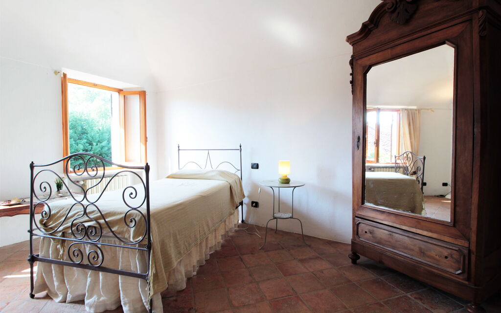 La Casa Dei Nonni, House With Private Pool, Torino: Autunno, Camera da letto, Estate, Primavera