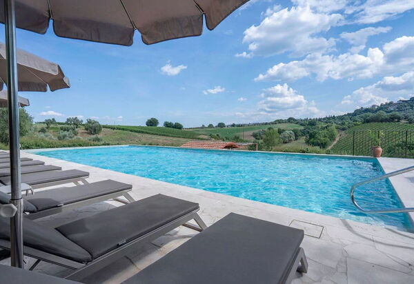 Melaiolo Modern Apartment With Pool, Montaione, Toscana: Autunno, Estate, Piscina, Primavera