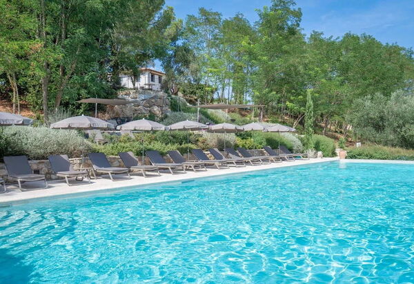 Melaiolo Modern Apartment With Pool, Montaione, Toscana: Autunno, Estate, Piscina, Primavera