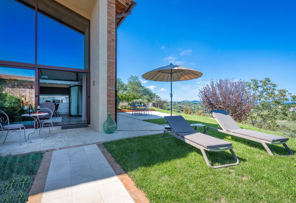Melaiolo Modern Apartment With Pool, Montaione, Toscana: Autunno, Estate, Giardino, Primavera