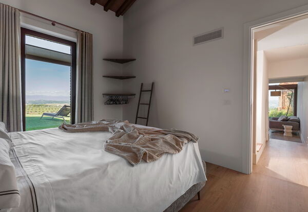 Melaiolo Modern Apartment With Pool, Montaione, Toscana: Autunno, Camera da letto, Estate, Primavera