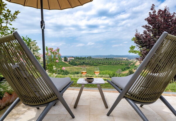 Melaiolo Modern Apartment With Pool, Montaione, Toscana: Autunno, Estate, Giardino, Primavera