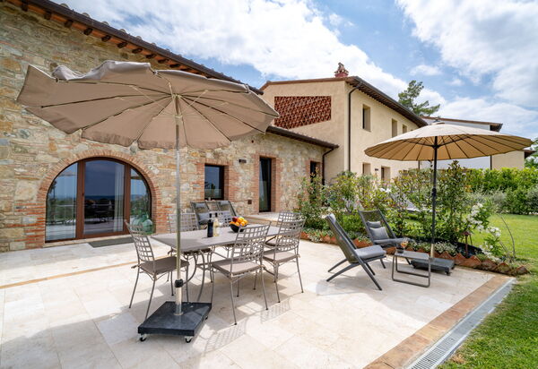 Melaiolo Modern Apartment With Pool, Montaione, Toscana: Autunno, Entrata Principale, Estate, Primavera