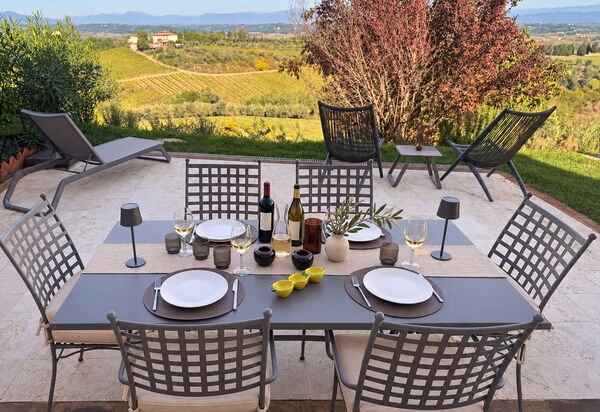 Melaiolo Modern Apartment with Pool, Montaione, Toscana: Autumn, Garden, Spring, Summer