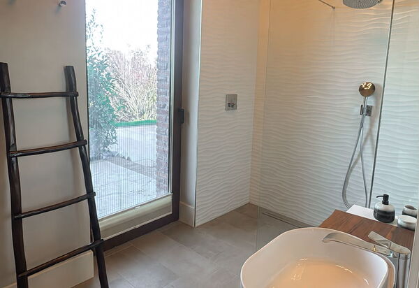 Melaiolo Modern Apartment with Pool, Montaione, Toscana: Autumn, Bathroom, Spring, Summer