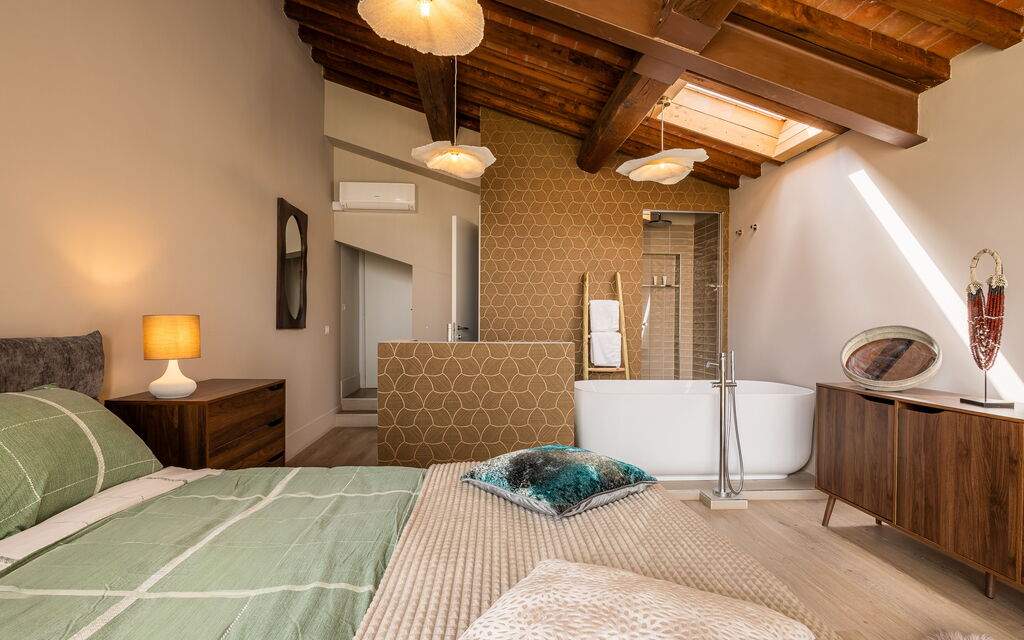 Melaiolo Modern Apartment With Pool, Montaione, Toscana: Autunno, Camera da letto, Estate, Primavera