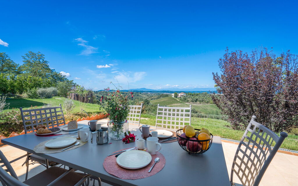 Melaiolo Modern Apartment With Pool, Montaione, Toscana: Autumn, Garden, Spring, Summer