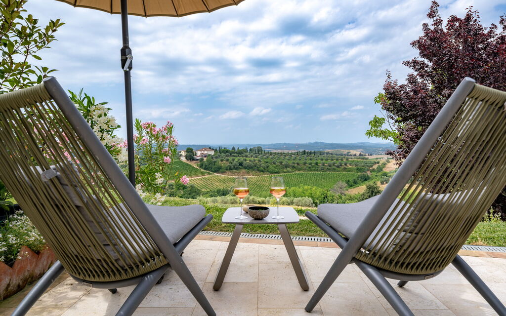 Melaiolo Modern Apartment With Pool, Montaione, Toscana: Autumn, Garden, Spring, Summer