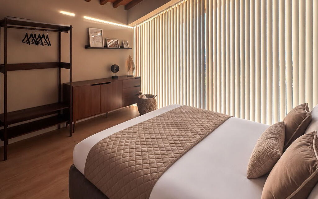 Melaiolo Modern Apartment with Pool, Montaione, Toscana: Autumn, Bedroom, Spring, Summer