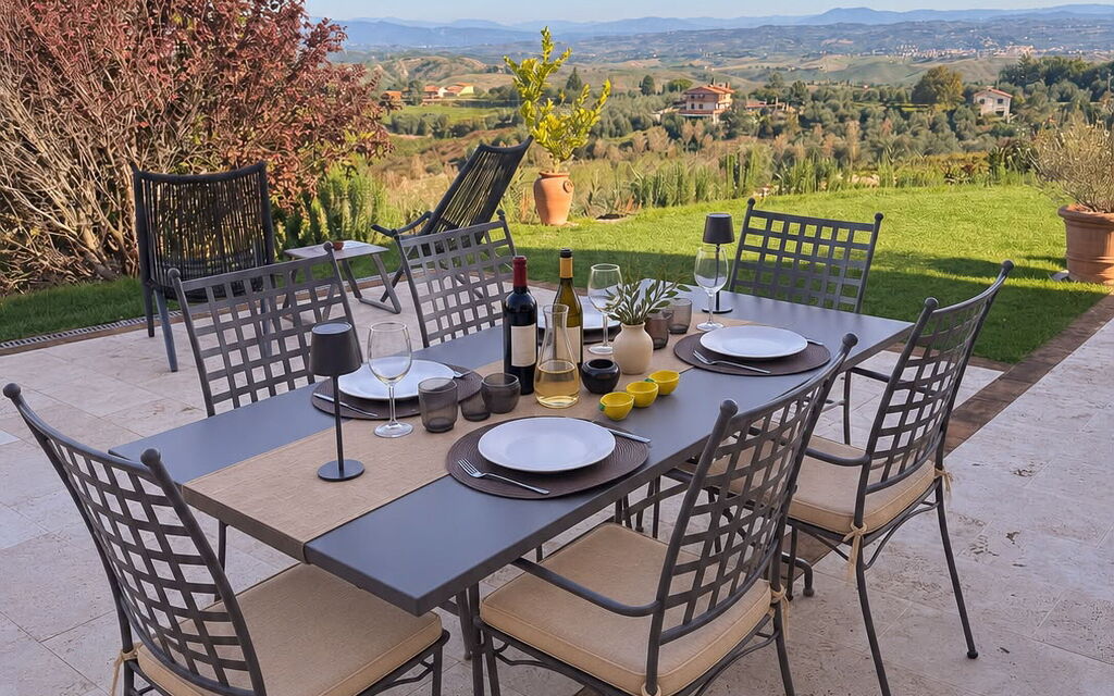 Melaiolo Modern Apartment with Pool, Montaione, Toscana: Autumn, Garden, Spring, Summer