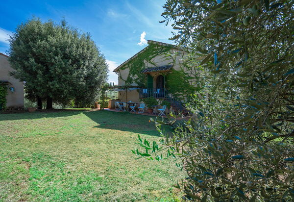 La Tesa Country House With Pool S. Gimignano: Autumn, Building Exterior, Garden, Spring, Summer