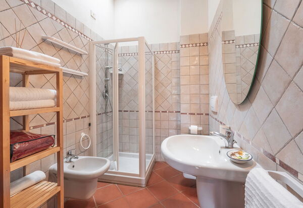 La Tesa Country House With Pool S. Gimignano: Autumn, Bathroom, Spring, Summer