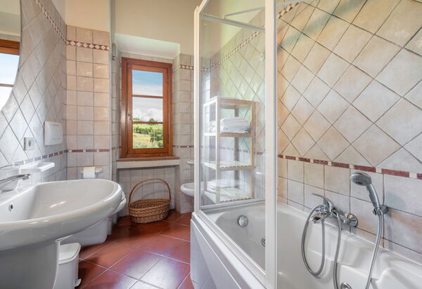 La Tesa Country House With Pool S. Gimignano: Autumn, Bathroom, Spring, Summer