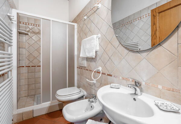 La Tesa Country House With Pool S. Gimignano: Autumn, Bathroom, Spring, Summer