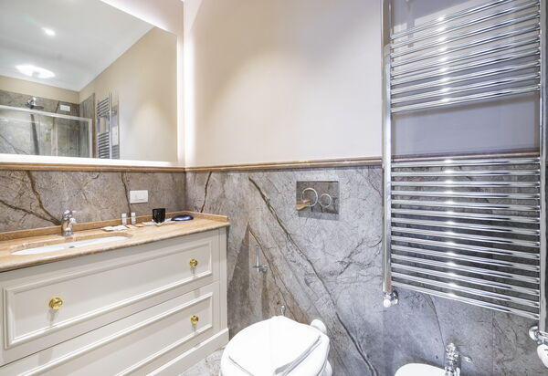 Albizi Penthouse Luxury Apartment In Florence By Palazzo Pazzi Vitali: Autumn, Bathroom, Spring, Summer, Winter