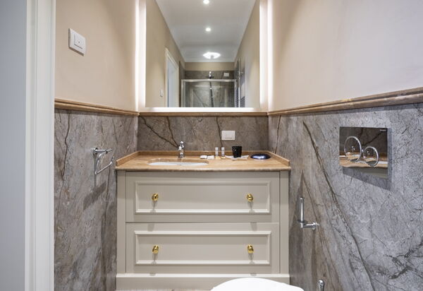 Albizi Penthouse Luxury Apartment In Florence By Palazzo Pazzi Vitali: Autumn, Bathroom, Spring, Summer, Winter