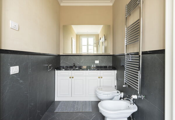 Albizi Penthouse Luxury Apartment In Florence By Palazzo Pazzi Vitali: Autumn, Bathroom, Spring, Summer, Winter