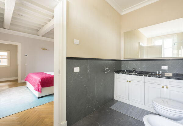 Albizi Penthouse Luxury Apartment In Florence By Palazzo Pazzi Vitali: Autumn, Bathroom, Spring, Summer, Winter