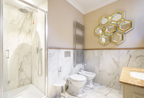 Albizi Penthouse Luxury Apartment In Florence By Palazzo Pazzi Vitali: Autumn, Bathroom, Spring, Summer, Winter