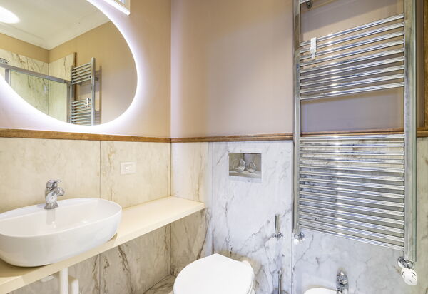 Albizi Penthouse Luxury Apartment In Florence By Palazzo Pazzi Vitali: Autumn, Bathroom, Spring, Summer, Winter