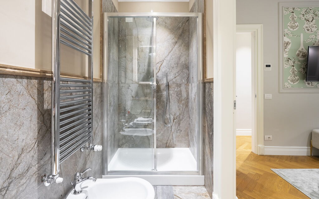 Albizi Penthouse Luxury Apartment In Florence By Palazzo Pazzi Vitali: Autunno, Bagno, Estate, Inverno, Primavera