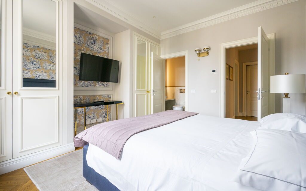 Albizi Penthouse Luxury Apartment In Florence By Palazzo Pazzi Vitali: Autunno, Camera da letto, Estate, Inverno, Primavera