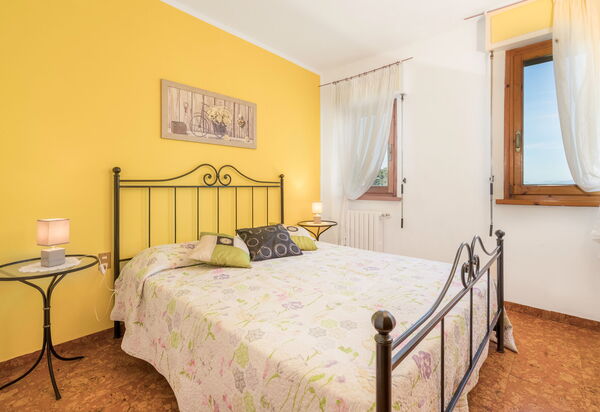 Bellavista Tuscany Apartment Panoramic Terrace: Autumn, Bathroom, Spring, Summer