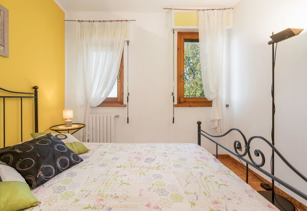 Bellavista Tuscany Apartment Panoramic Terrace: Autumn, Bathroom, Spring, Summer