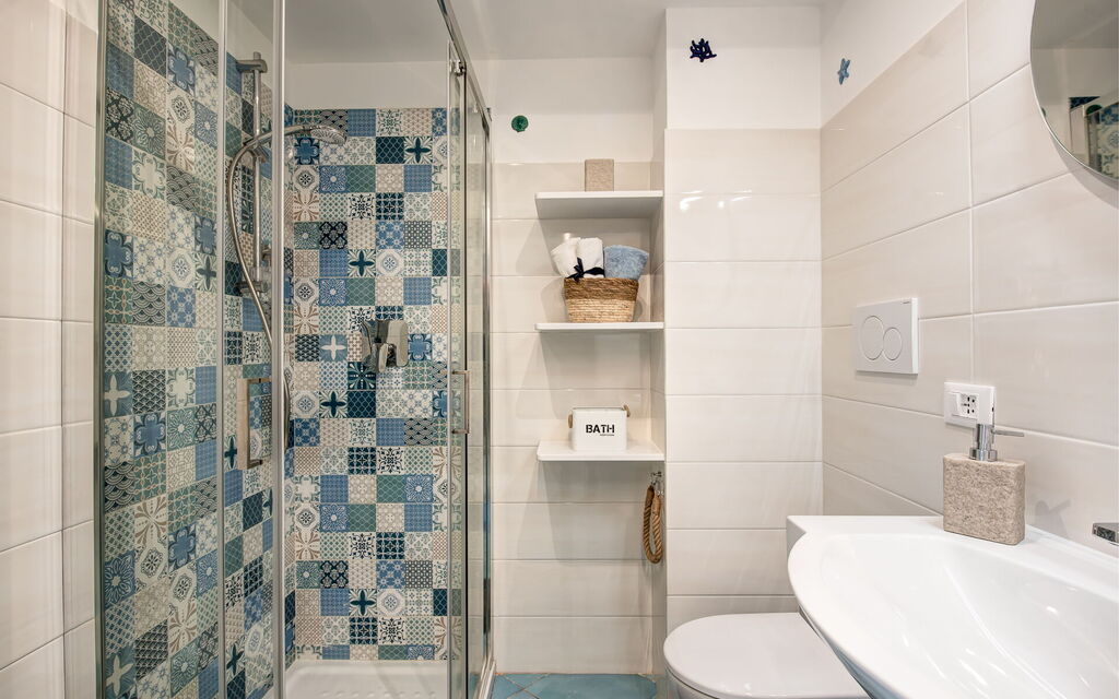 Casetta Di Laura In Massa Lubrense: Autumn, Bathroom, Spring, Summer, Winter