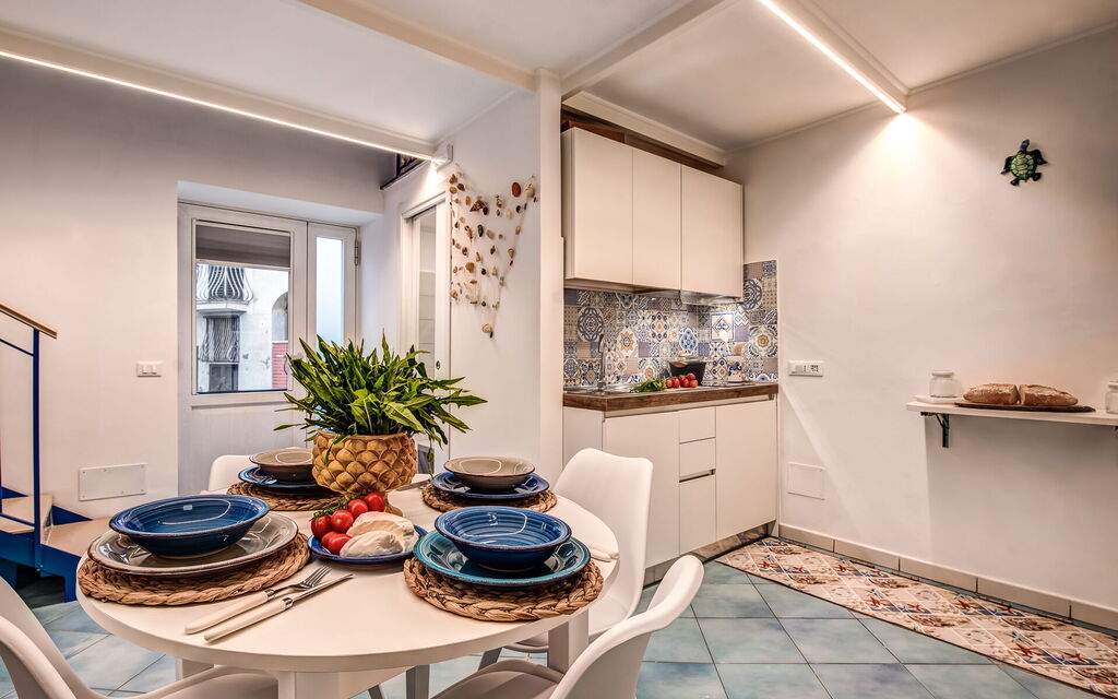 Casetta Di Laura In Massa Lubrense: Autumn, Kitchen, Spring, Summer, Winter