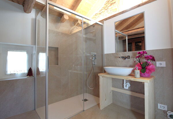 Baita Tersilia Mountain And Lake, Veneto: Autumn, Other Room, Spring, Summer