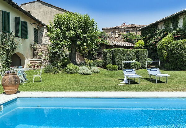 Villa Montalcinello In Siena, Private Pool: villa-montalcinello-chiusdino-villa-piscina