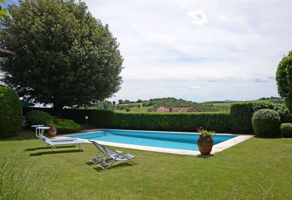 Villa Montalcinello In Siena, Private Pool: villa-montalcinello-chiusdino-villa-piscina