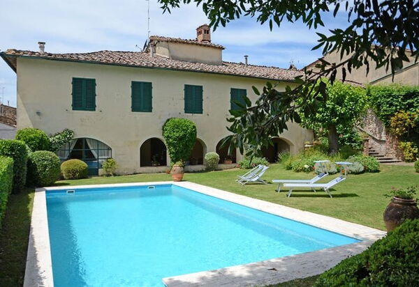 Villa Montalcinello In Siena, Private Pool: villa-montalcinello-chiusdino-villa-piscina