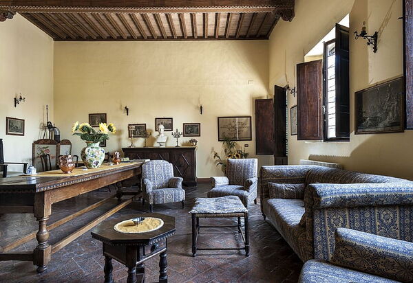 Villa Montalcinello In Siena, Private Pool: villa-montalcinello-chiusdino-villa-salotto