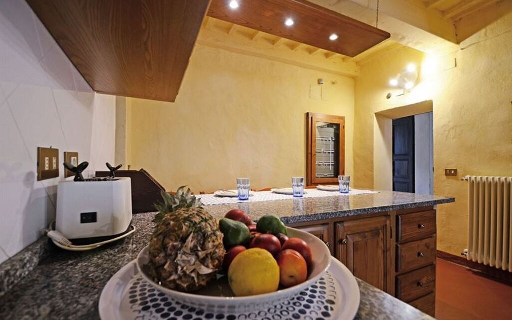 Villa Montalcinello In Siena, Private Pool: villa-montalcinello-chiusdino-villa-kitchen