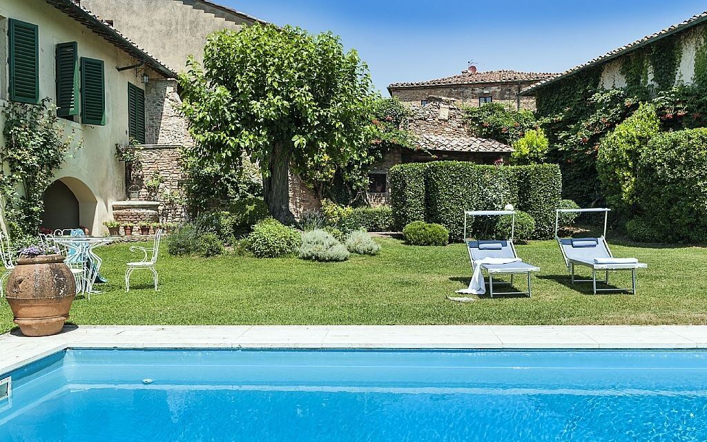 Villa Montalcinello In Siena, Private Pool: villa-montalcinello-chiusdino-villa-pool