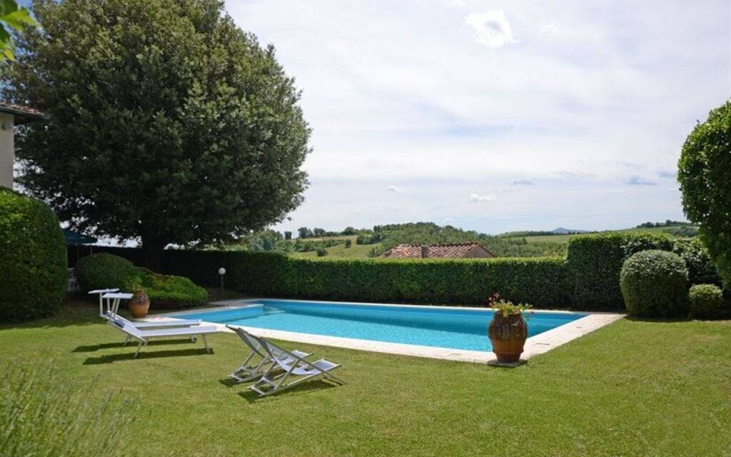 Villa Montalcinello In Siena, Private Pool: villa-montalcinello-chiusdino-villa-pool