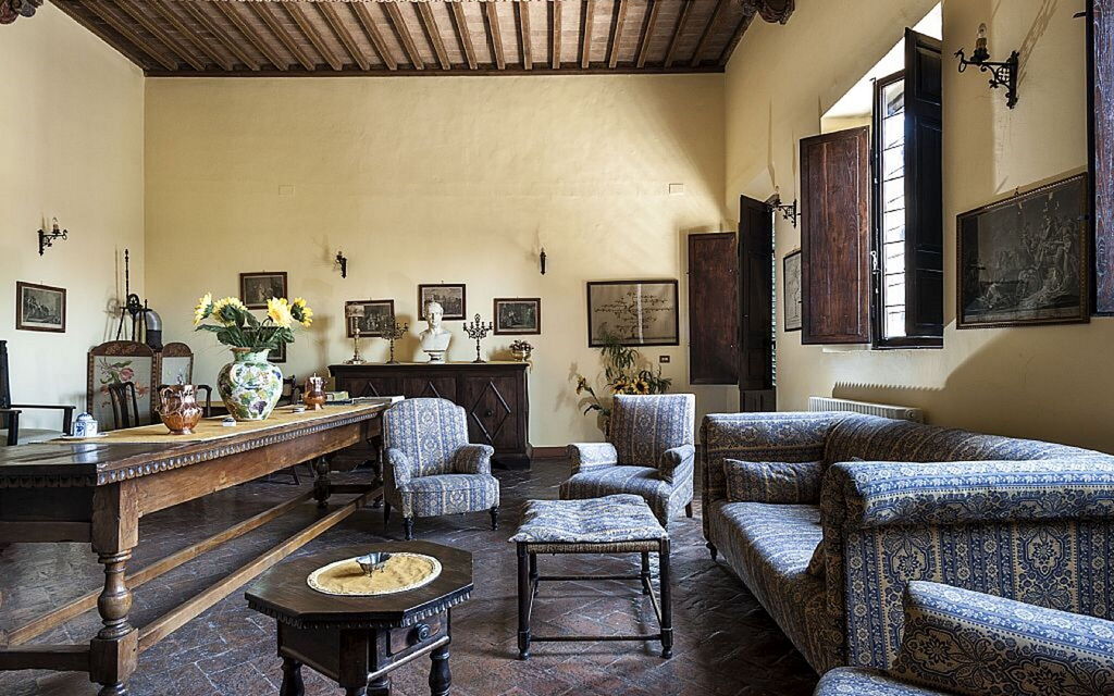 Villa Montalcinello In Siena, Private Pool: villa-montalcinello-chiusdino-villa-living-room
