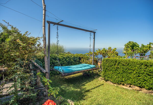 Villa Solaria with Private Pool: all'aperto, Autunno, Estate, Esterni, Giardino, Inverno, Primavera