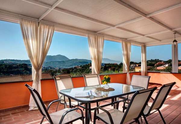 Villa Sorrentina With Panoramic Terrace: Autunno, Balcone / Terrazza / Patio, Estate, Inverno, Primavera