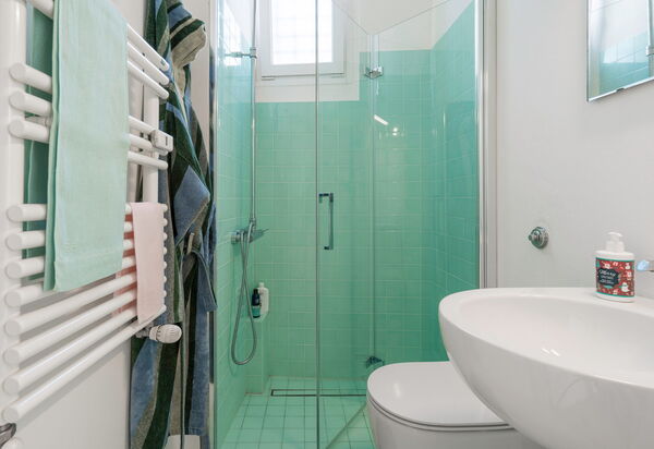 Orto Botanico Apartment With Terrace And Dome View Florence: Autumn, Bathroom, Spring, Summer